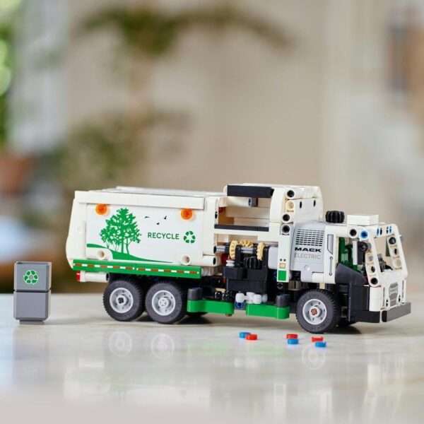 LEGO Technic Mack LR Electric Garbage Truck - Image 5