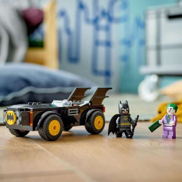 LEGO DC Batmobile Pursuit: Batman vs. The Joker - Image 6