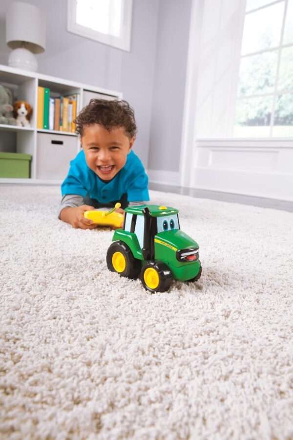 John Deere - Radio Controlled Johnny Tractor - Image 4