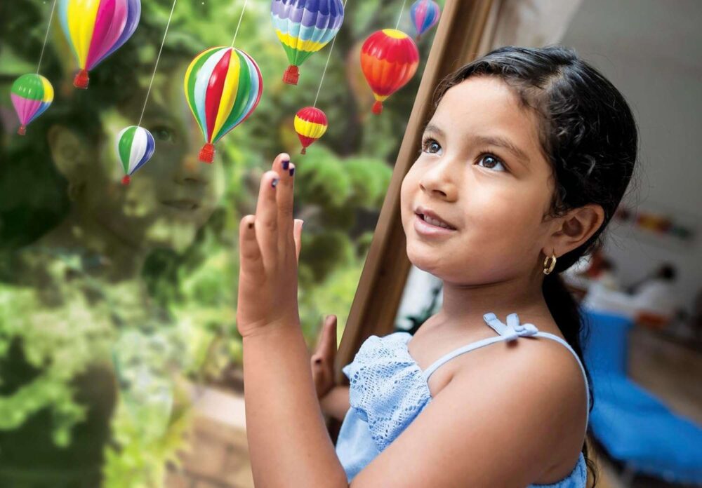 4M Kidzmaker Hot Air Balloons Mobile Painting Kit - Image 7