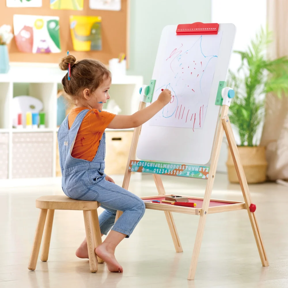 Hape - Standing Flip Flat 2 Sided Kids Artwork Easel - Image 5