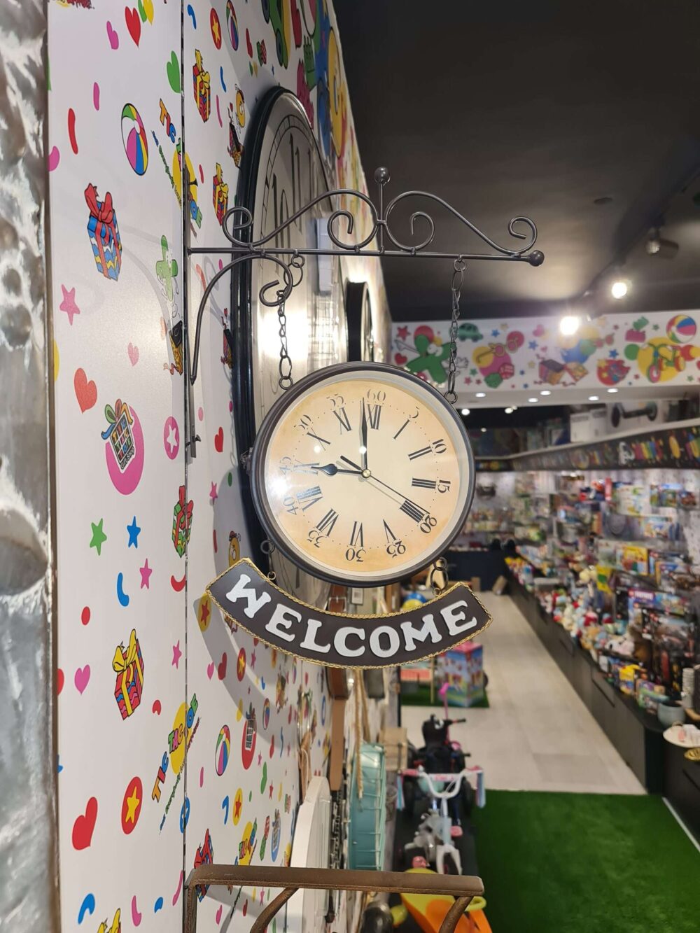 Luxury Black Round Wall Hanging Double Sided 2 Faces Retro Wall Clock - Image 6