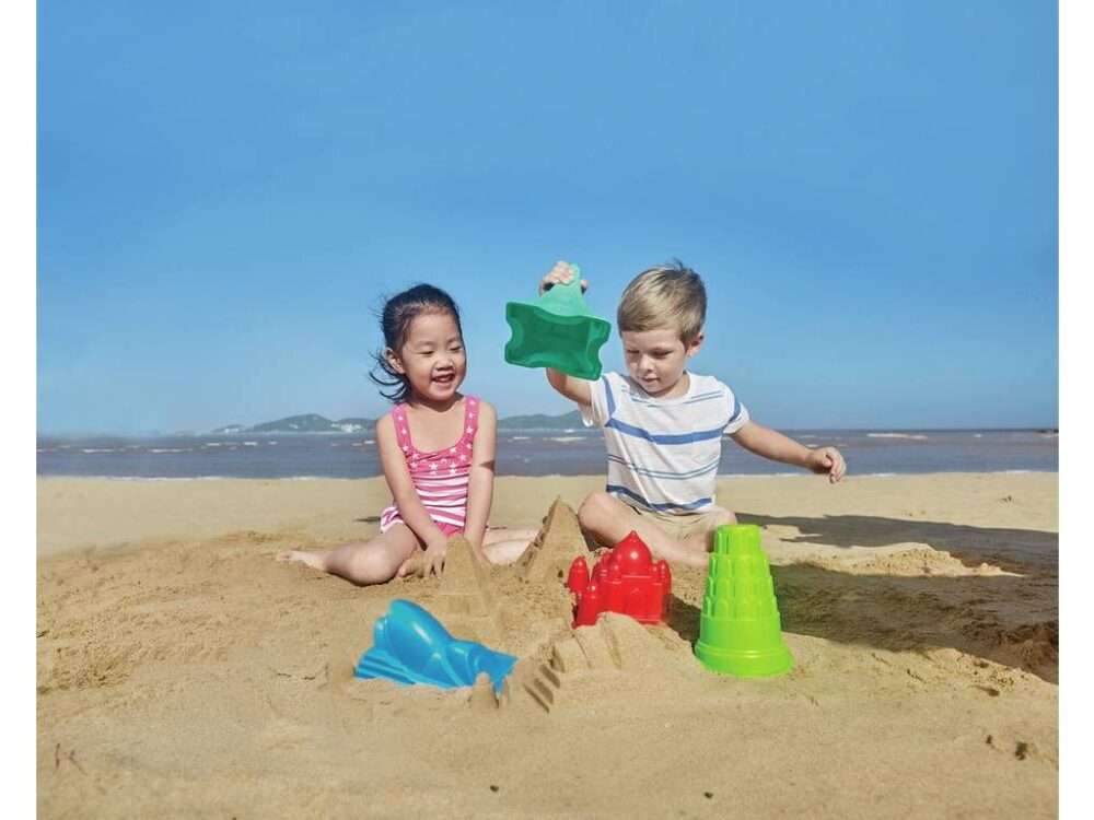 Hape - Eiffel Tower - Beach Toy - Image 2