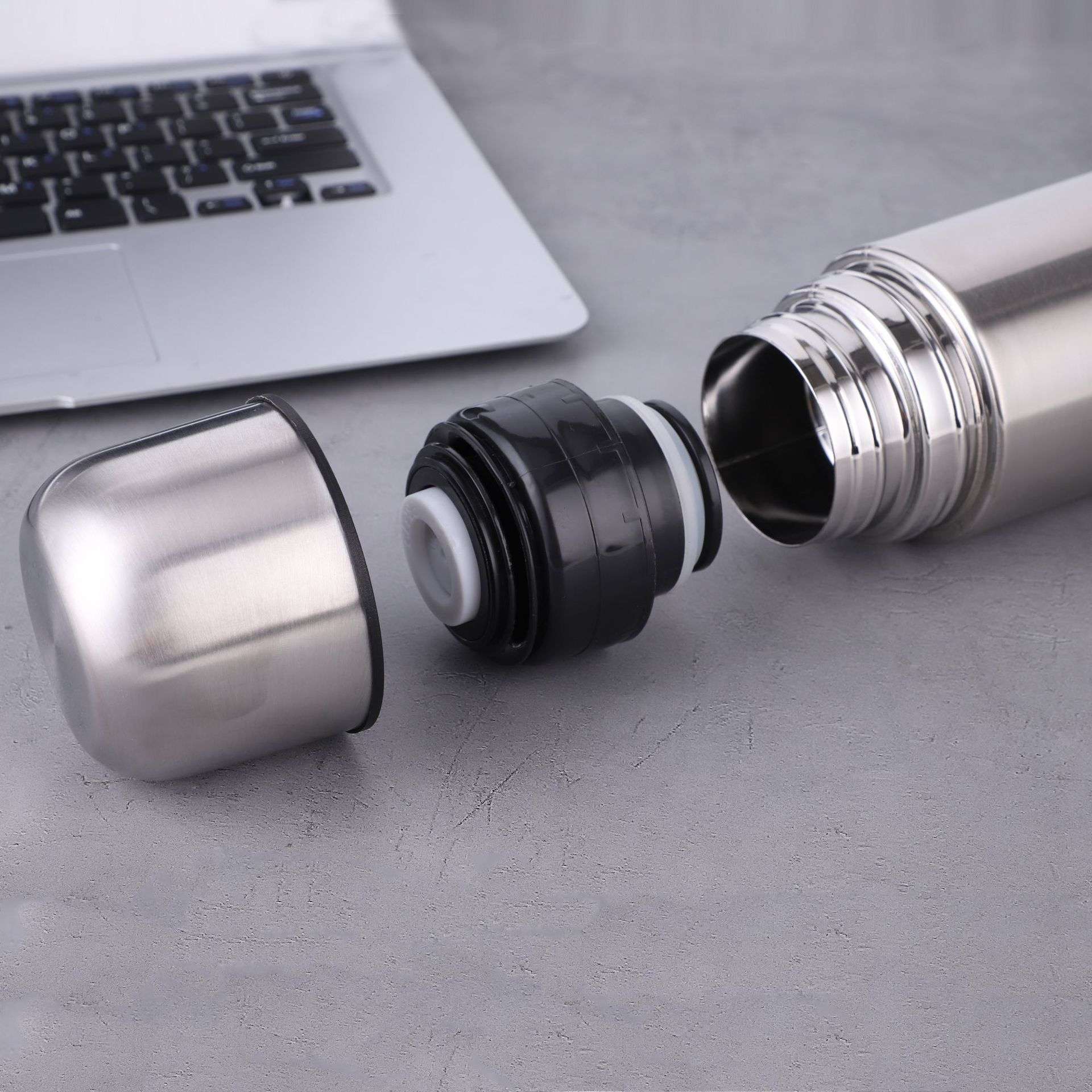 Stainless Steel Thermos Flask - 750ml - Image 8